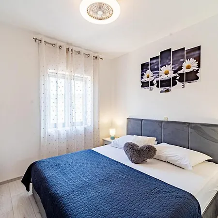 Villa Seafront Goga By Guide
