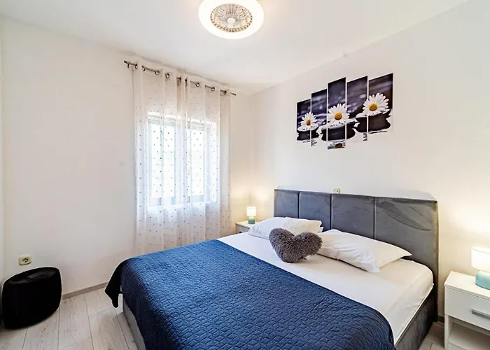 Villa Seafront Goga By Guide